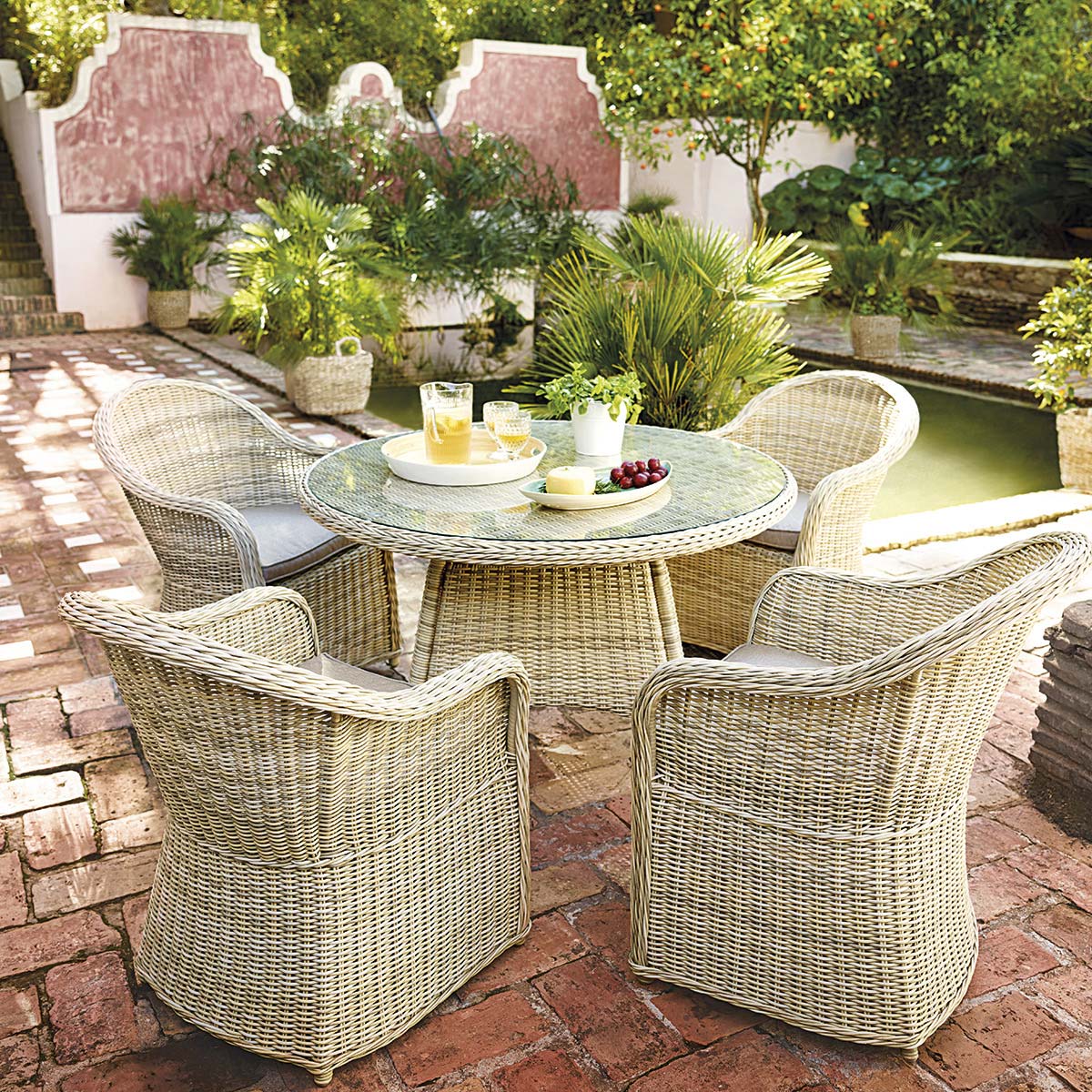 Sencillez clásica con este conjunto de enea con textiles neutros de El Corte Inglés