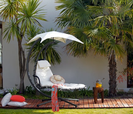 Leroy Merlin nos ofrece esta apetecible solución para un jardín amplio.