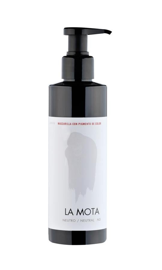 La primera mascarilla que hidrata profundamente el cabello y aporta keratina, además de otras proteínas y aminoácidos. Potencia el tono propio y proporciona brillo y fuerza al cabello. Apto para todo tipo de cabellos (29€).