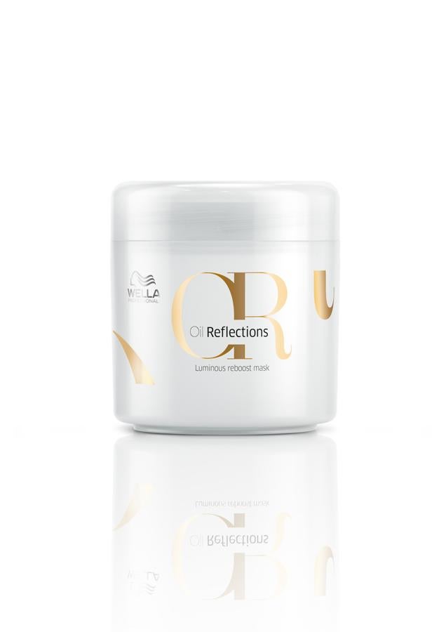 Mascarilla con aceite de camelia y extracto de té blanco para rellenar la estructura capilar aumentando así la luminosidad. (23,80€, disponible en los salones Wella Professionals).