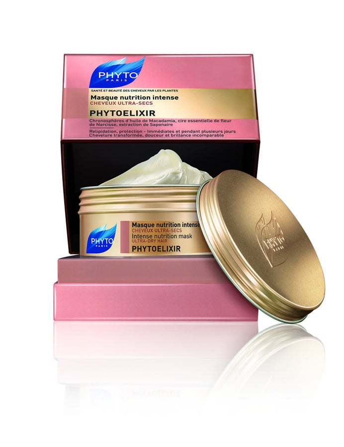 Chrono-esferas de aceite de Macadamia y cera de flor de Narciso constituyen el corazón de esta fórmula poderosamente relipidante y reestructurante. El cabello se transforma, está más flexible, más suave y más brillante. Un efecto inmediato y durante varios días. Una textura cremosa para los cabellos más secos. (43,50€).