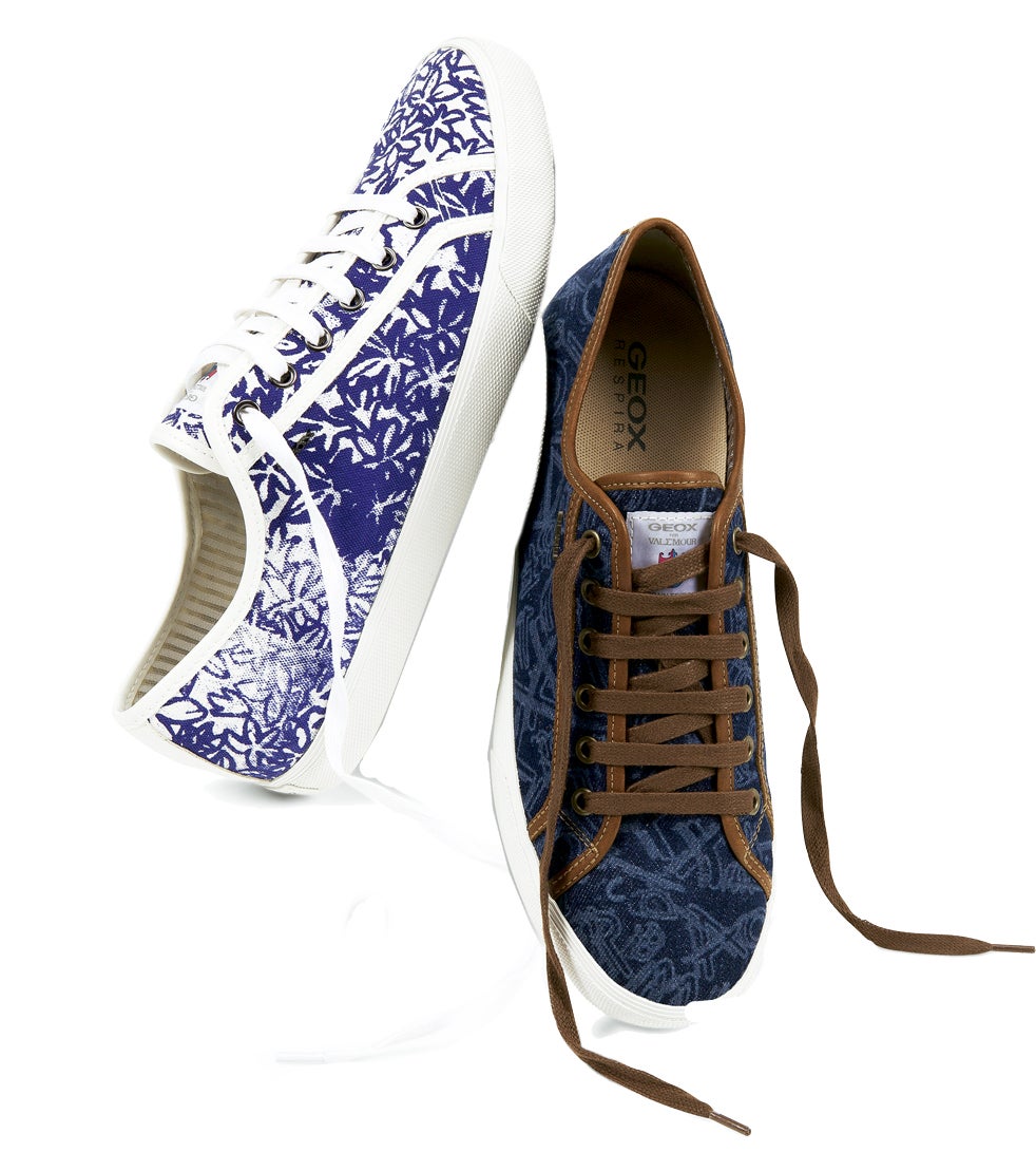 La colección Geox x Valemour P/V 2016 es el quinto lanzamiento solidario de la firma. Está diseñada como un proyecto de inserción de chicos con discapacidad intelectual.La colección incluye una línea Made in Spain, realizada por la diseñadora Anna Vives con la Fundación Asindown de Valencia y la empresa Jeanología, que ha ha puesto a disposición de estos chicos tanto la maquinaria como el taller donde trabajar.