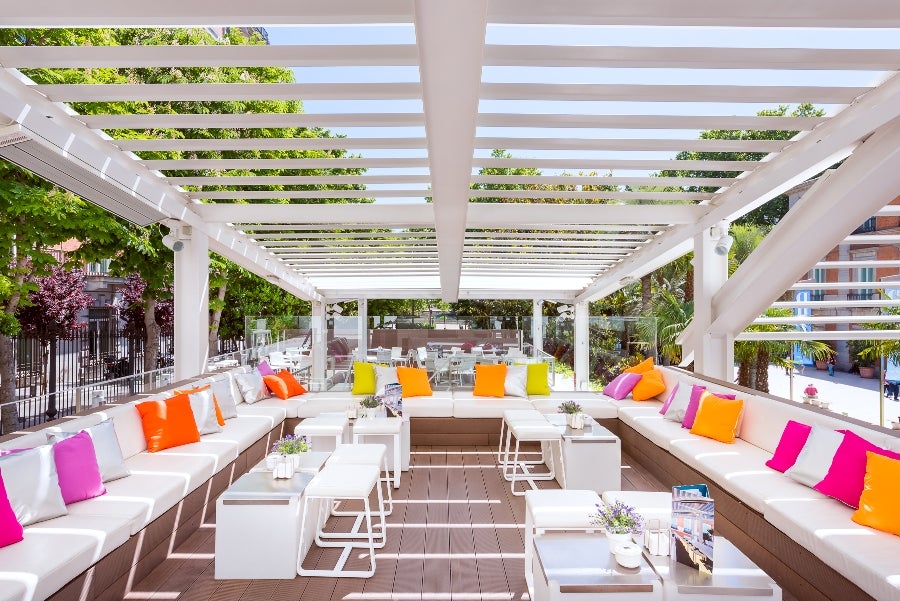 Un Beach Club en el centro de Madrid y, por si fuera poco, emplazado en uno de los grandes centros de arte de toda Europa: el Museo Thyssen. Sin duda, una opción muy a tener en cuenta durante las tardes de verano en la capital.