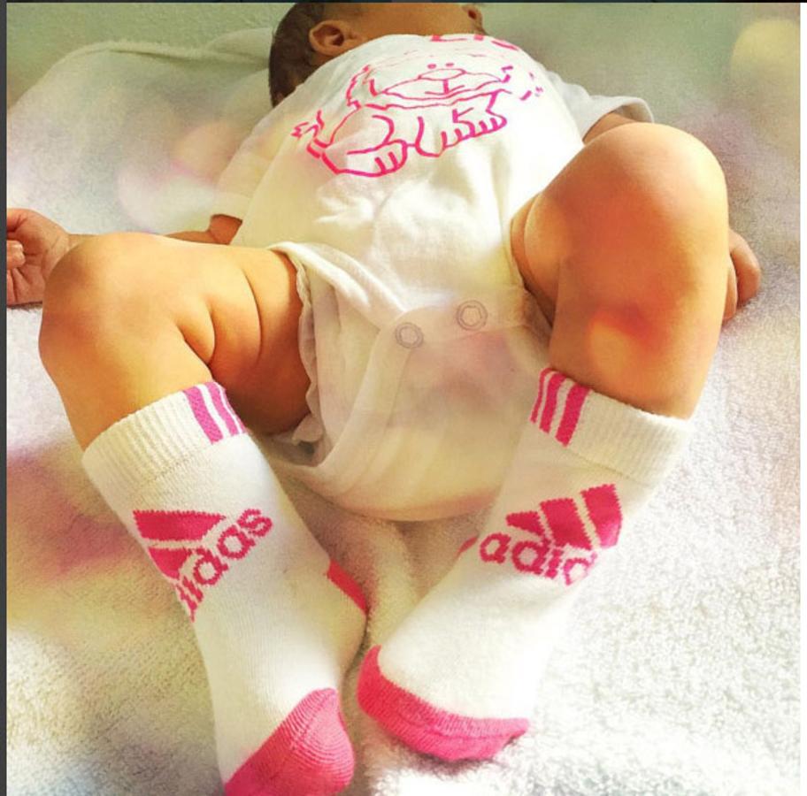 Fiel a su afición y dedicación al deporte, la actriz mostró así a su hija, fruto de su relación con el también actor Álex Adróver.