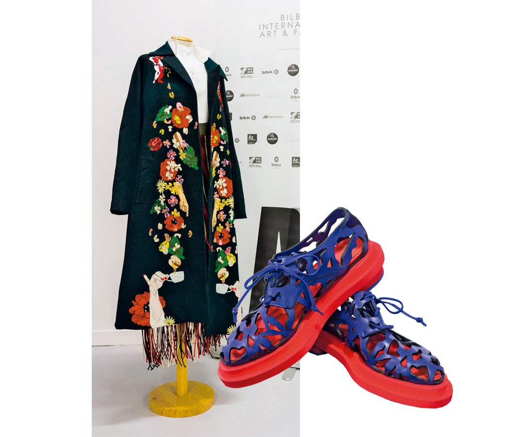 La capital vizcaína ha acogido la entrega de premios Bilbao International Art&Fashion, en los que participan escuelas de moda de todo el mundo. Es la quinta edición del certamen, que otorga 25.000€ en premios. Leonor de Assis Ferrerira (Portugal), Hazal Karasah (Turquía) y Andrea Martínez (España) han sido los afortunados. www.biaaf.com.