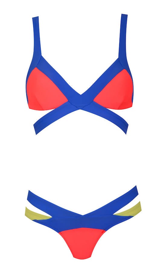 Este modelo tricolor lo encontrarás en las tiendas de Agent Provocateur (Precio: 180 euros la parte superior y 140 euros la inferior).