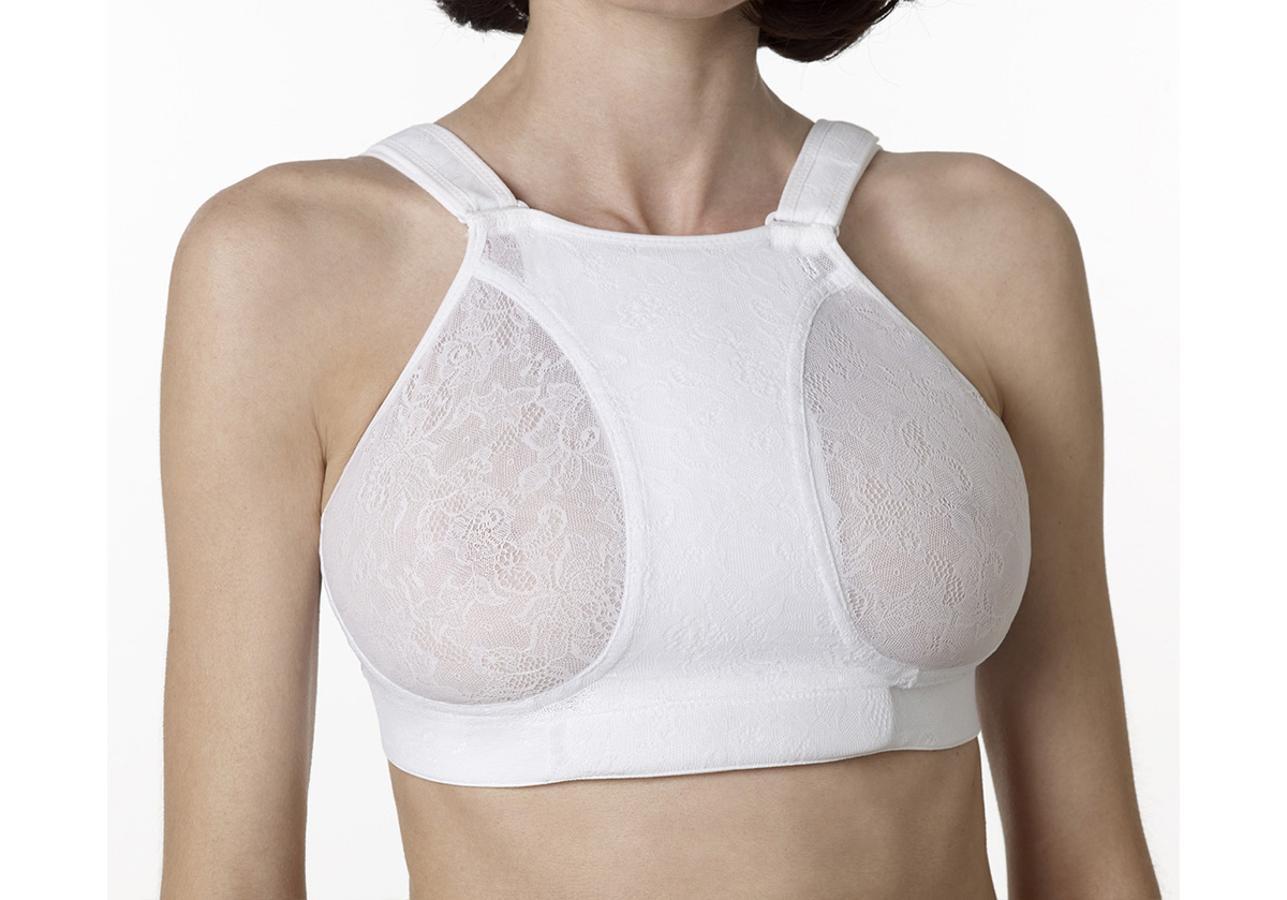 Hecho con una tela hipoalergénica, con costuras mínimas para evitar roces y, por supuesto, sin aros. No es un sujetador pensado para realzar la forma del pecho sino para sujetarlo de forma natural durante todo el día. (69 €. www.pillowbra.com)