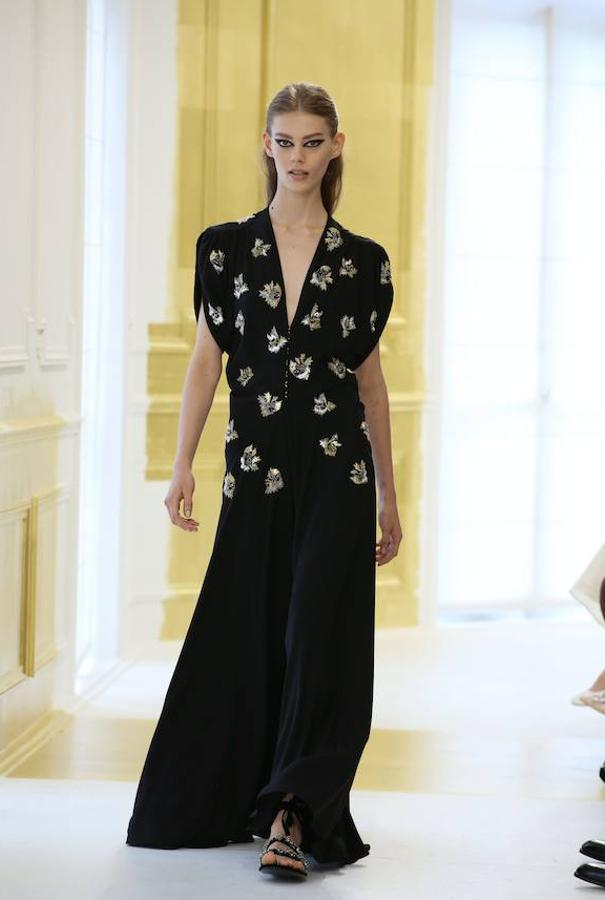 Otro de los diseños de la firma que ha podido verse sobre la pasarela