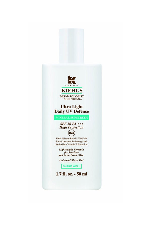 Protección solar para el rostro, cuello y/o escote, 100% base mineral.Indicado para pieles con tendencia acnéica. Testado en pieles sensibles. Textura ultra ligera enrriquecida con vitamina E (antioxidante).Libre de fragancia, libre de parabenes, libre de filtros químicos. (42€)