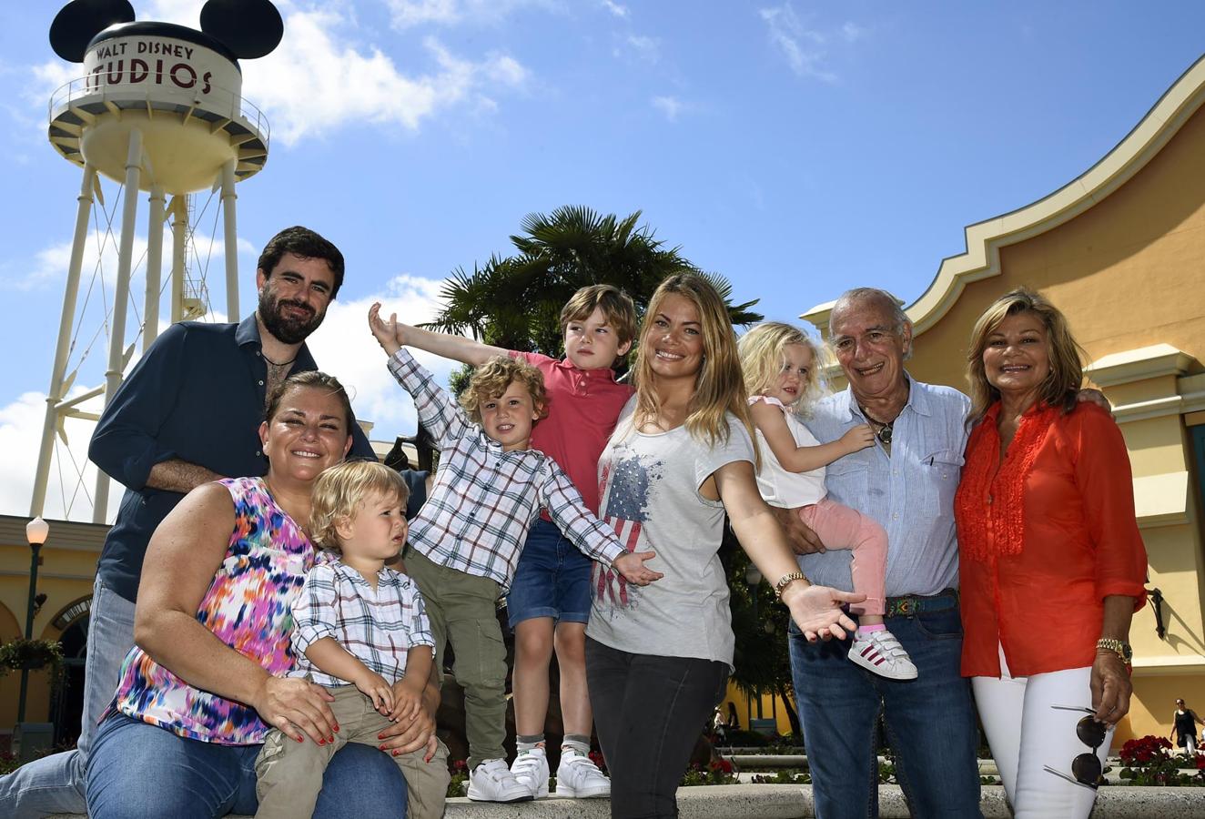 Ellos mismos se definen como "una piña", algo que queda demostrado con las imágenes que ofrecemos de este viaje inolvidable.