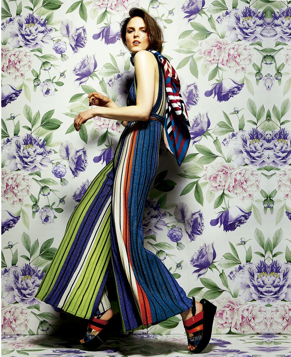 Mono M Missoni, pañuelo de Bimba y Lola y plataformas de Robert Clergerie. Estilismo: Verónica Suárez. Maquillaje y peluquería: Miguel Ángel Álvarez para Max Factor y Sebastian pelo. Asistente de estilismo: Jorge Gilarranz.