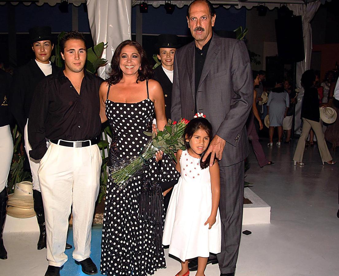Imagen del día en el que inauguró Cantora Kopas, el 20 de agosto de 2002. Por aquel entonces era pareja de Diego Gómez.