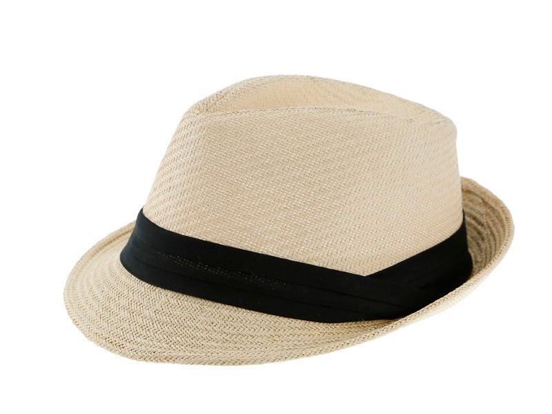Sombrero con cinta negra de Ale-Hop. Precio: 4€