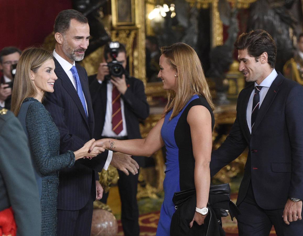 Mireia Belmonte y Javier Hernanz acudieron juntos a una recepción de los Reyes a nuestros deportistas más importantes.