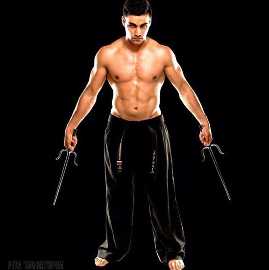 Pita Taufatofua compartió hace semanas esta foto de una sesión.