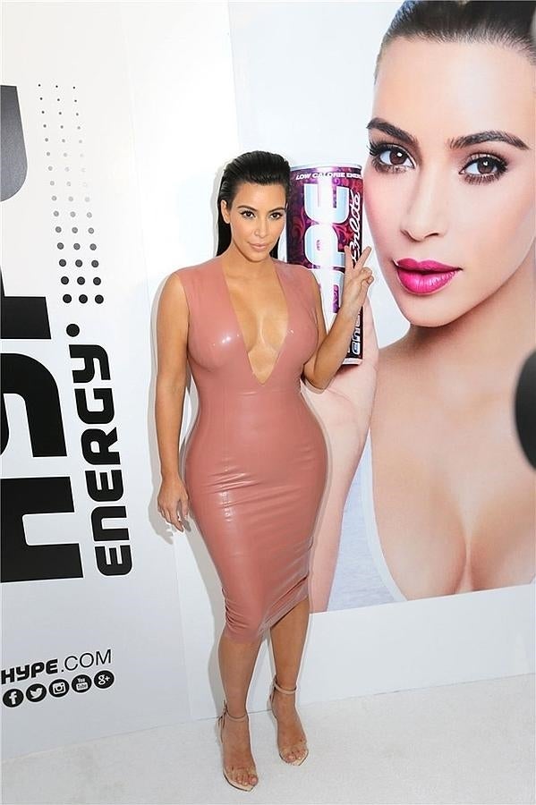 Kim Kardashian es una de las celebrities que siempre apuesta por prendas excesivamente ceñidas al cuerpo a pesar de que no resultan nada favorecedoras