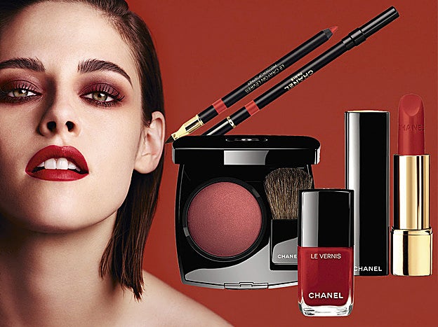 Kristen Stewart es imagen de la nueva línea Automne 2016. Le Rouge. Collection Nº 1, de Chanel, compuesta por lacas de uñas, eyeliners, labiales, sombras de ojos y coloretes.
