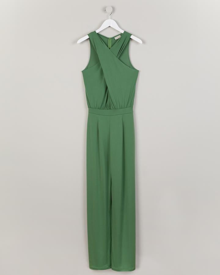 Si buscas algo que pueda servirte para ocasiones especiales, este mono verde de Trucco seguro que te conquista (Precio rebajado de 49.99 euros a 24.99 euros)