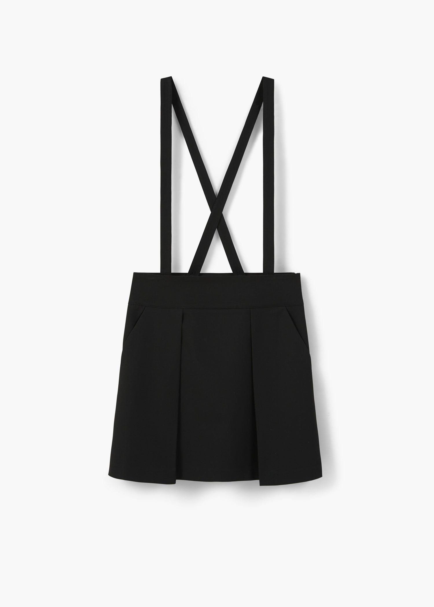 En color negro y con tirantes a modo de pichi, esta falda podrá serte muy útil en el otoño (precio rebajado de 25.99 euros a 14.99 euros).