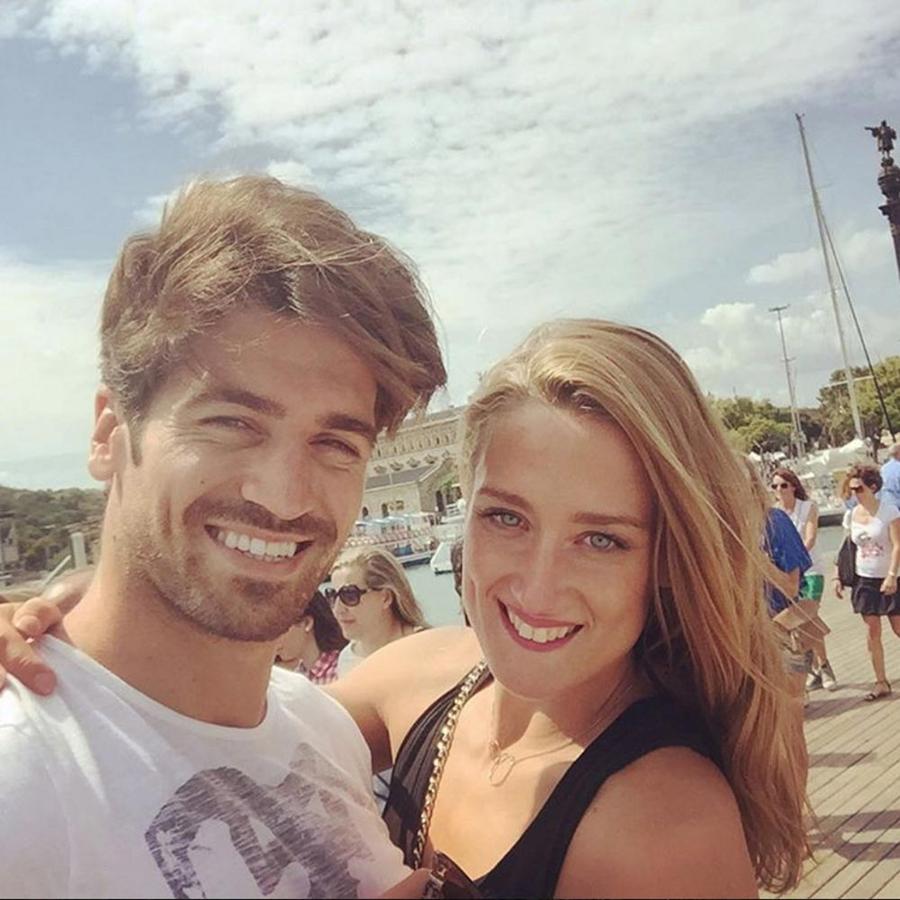 Desde hace dos años, la nadadora badalonesa es novia de otro de nuestros olímpicos: el piragüista Javier Hernanz.