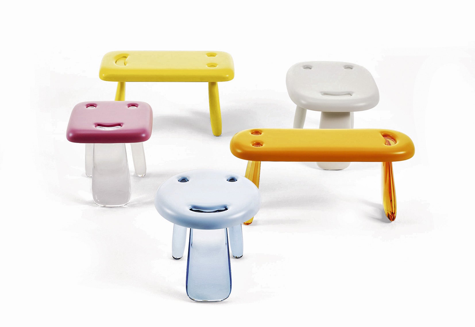 Kartell estrena una colección para los más pequeños, pero los taburetes de Nendo nos gustan para nosotros. www.kartell.com.