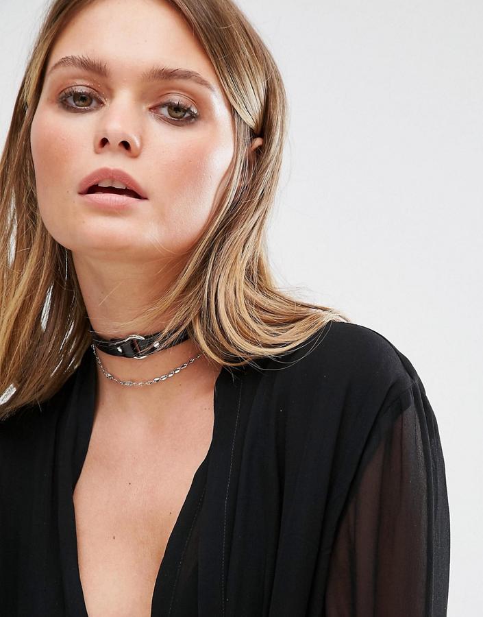 Asos tiene en su colección este dúo de gargantillas ideal para los looks más rompedores (Precio: 13.33 euros)