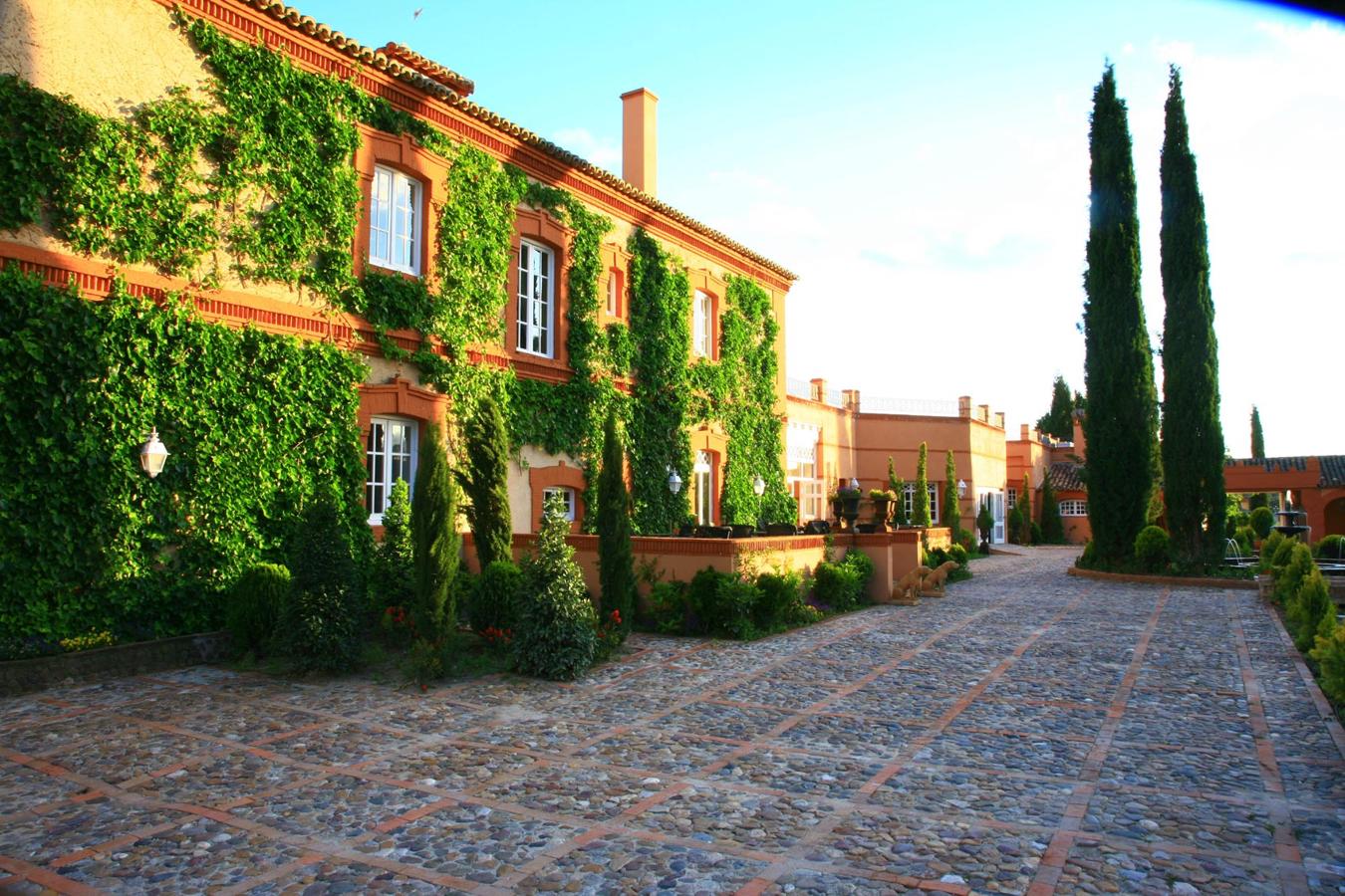 Este es uno de los laterales de la finca de 600 hectáreas donde se celebra el enlace, de tres días, de Rocío y Fidel.