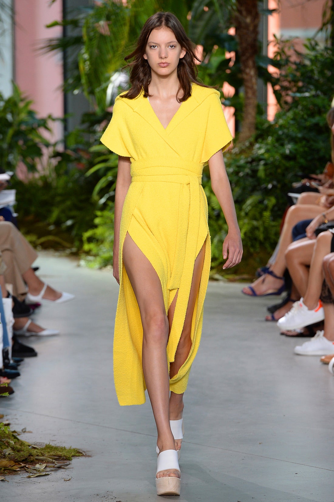 Pudimos encontrar con albornoces y envolturas a lo Brigitte Bardot en 'El desprecio'.