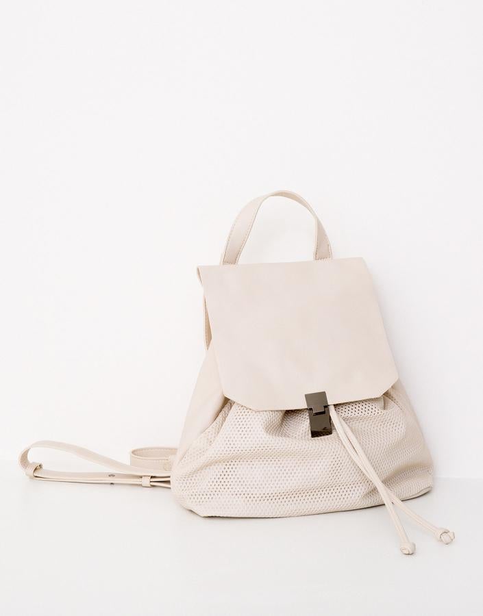 Uno de los modelos que encontrarás en la colección de Pull and Bear (Precio: 25.99 euros)