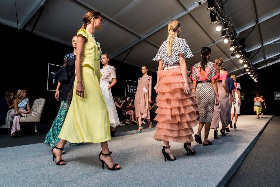 Beatriz Peñalver ha subido a la pasarela una colorida colección para la próxima primavera