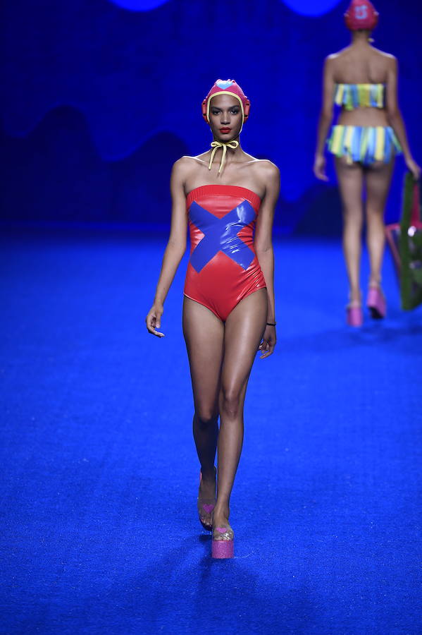 Otra de las piezas con las que la diseñadora nos invita a darnos un chapuzón