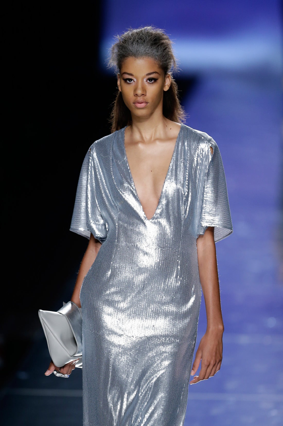 Cuenta Ulises Mérida que se inspiró "en una recta turista inglesa que, acostumbrada a un invierno gris".