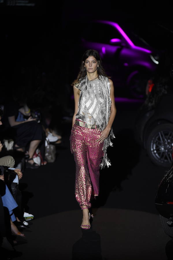 Los metalizados también tienen su espacio en la colección de la firma