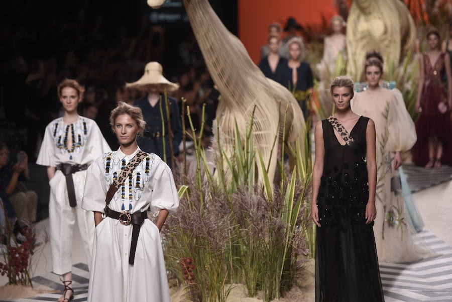 Así finalizaba el desfile de Jorge Vázquez en la MBFWM