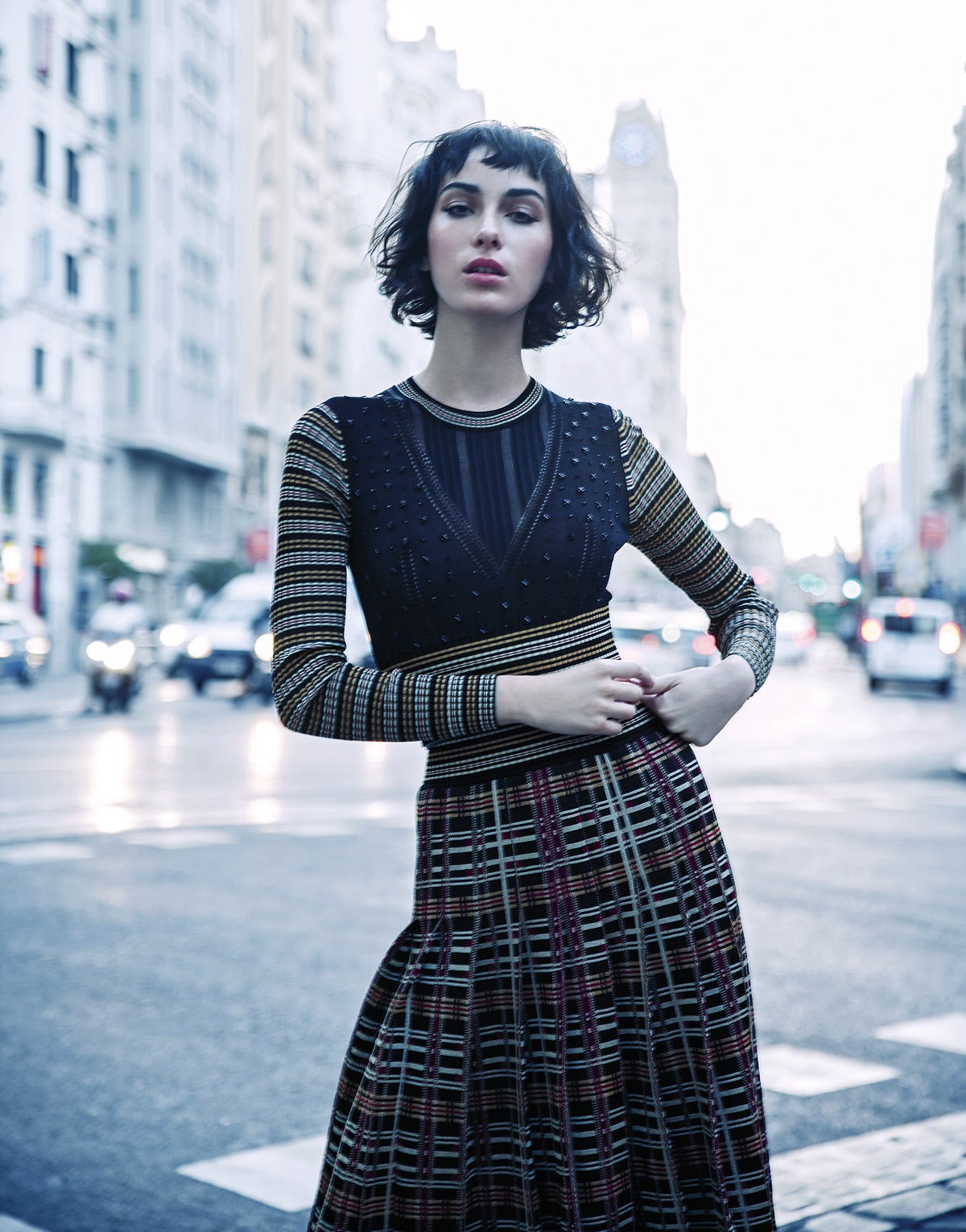 Vestido de punto de Bottega Veneta. Estilismo: Verónica Suárez. Maquillaje y peluquería: Miguel Ángel Álvarez para Max Factor y Sebastian pelo. Asistente de fotografía: Luis Spinola. Asistente de estilismo: Jorge Gilarranz.