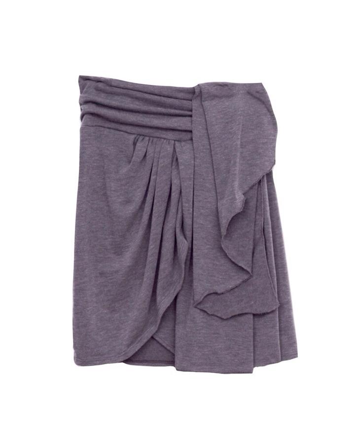 Otra de las prendas de la colección de Ewigem que sigue la tendencia bailarina es esta falda en color gris (Precio: 80 euros)