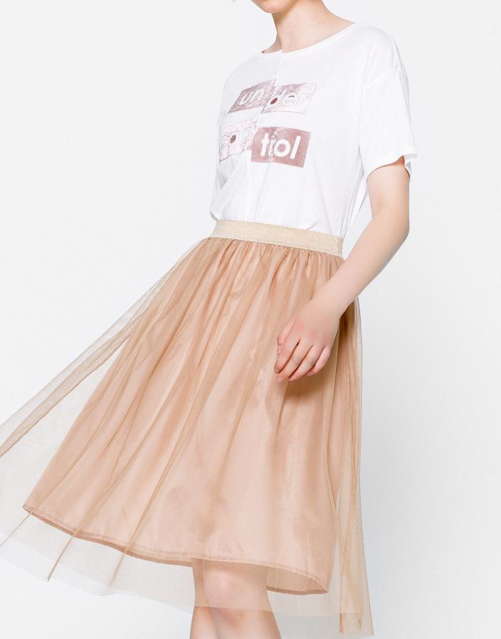 Esta falda de tul está disponible en Pull and Bear (Precio: 19.99 euros)