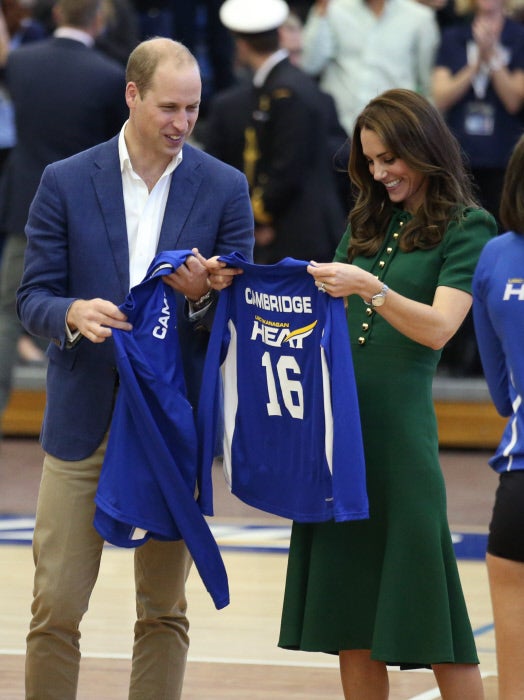 Guillermo y Kate, esta vez sin sus hijos, realizaron diferentes visitas en el condado de Kelowa, en la Columbia Británica de Canadá.