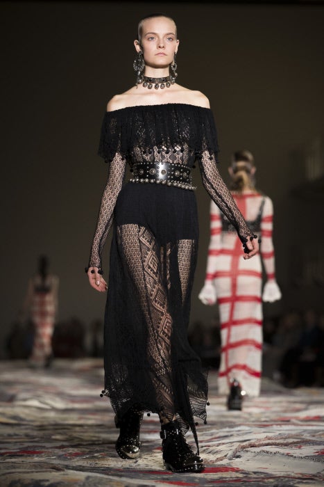 Las transparencias son una constante en la colección PV17.