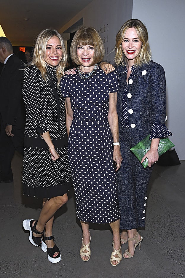 En su front row no faltan Anna Wintour, Sienna Miller o Emily Blunt