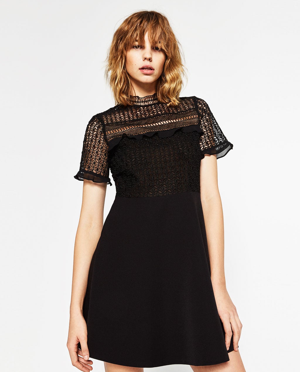 Vestido negro de Zara (Precio 39'95€).