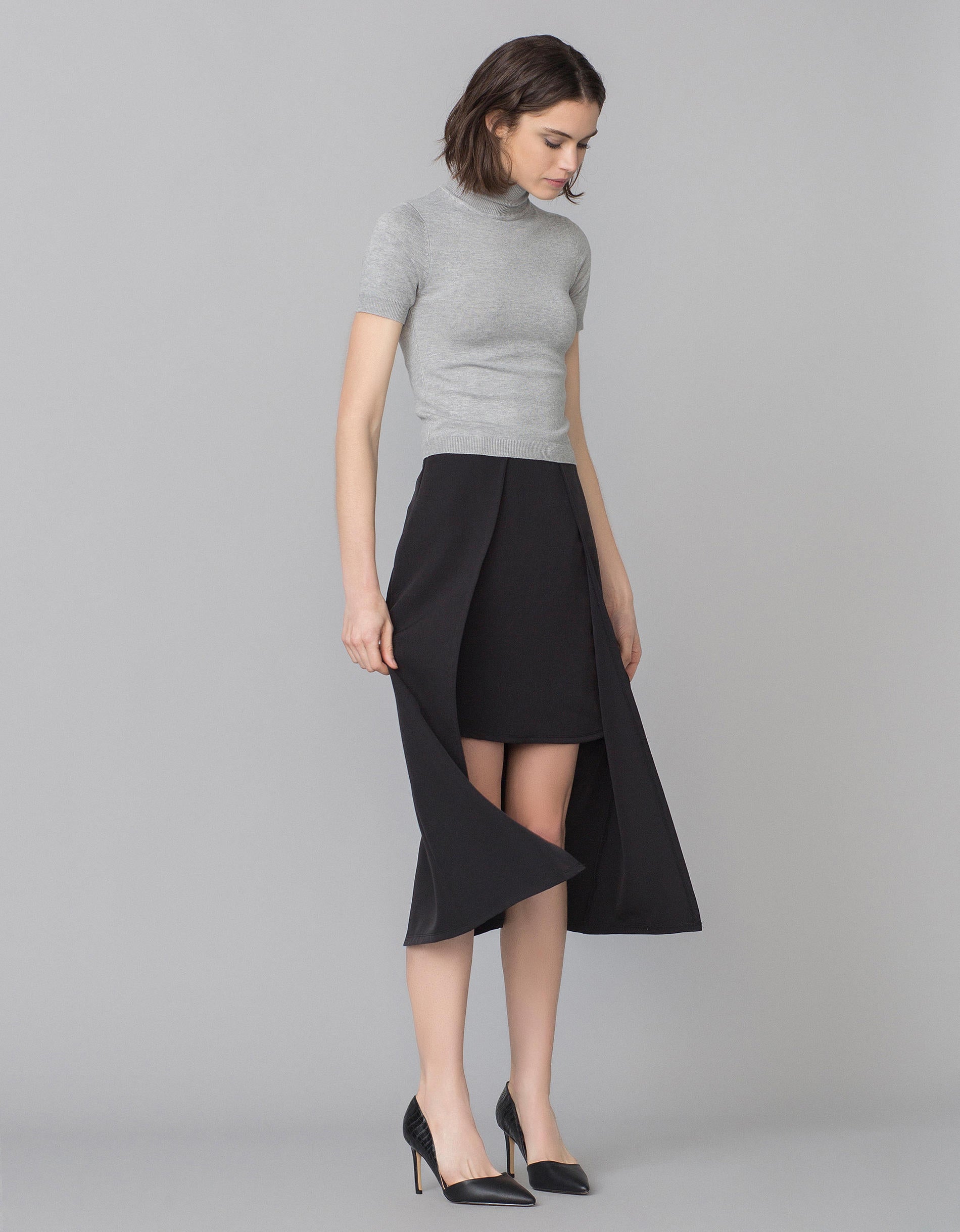 Es una de las tendencias de la temporada y ya la llevan actrices como Alicia Vikander o Gwyneth Paltrow. Está rebajada de 29,99 a 9 euros.