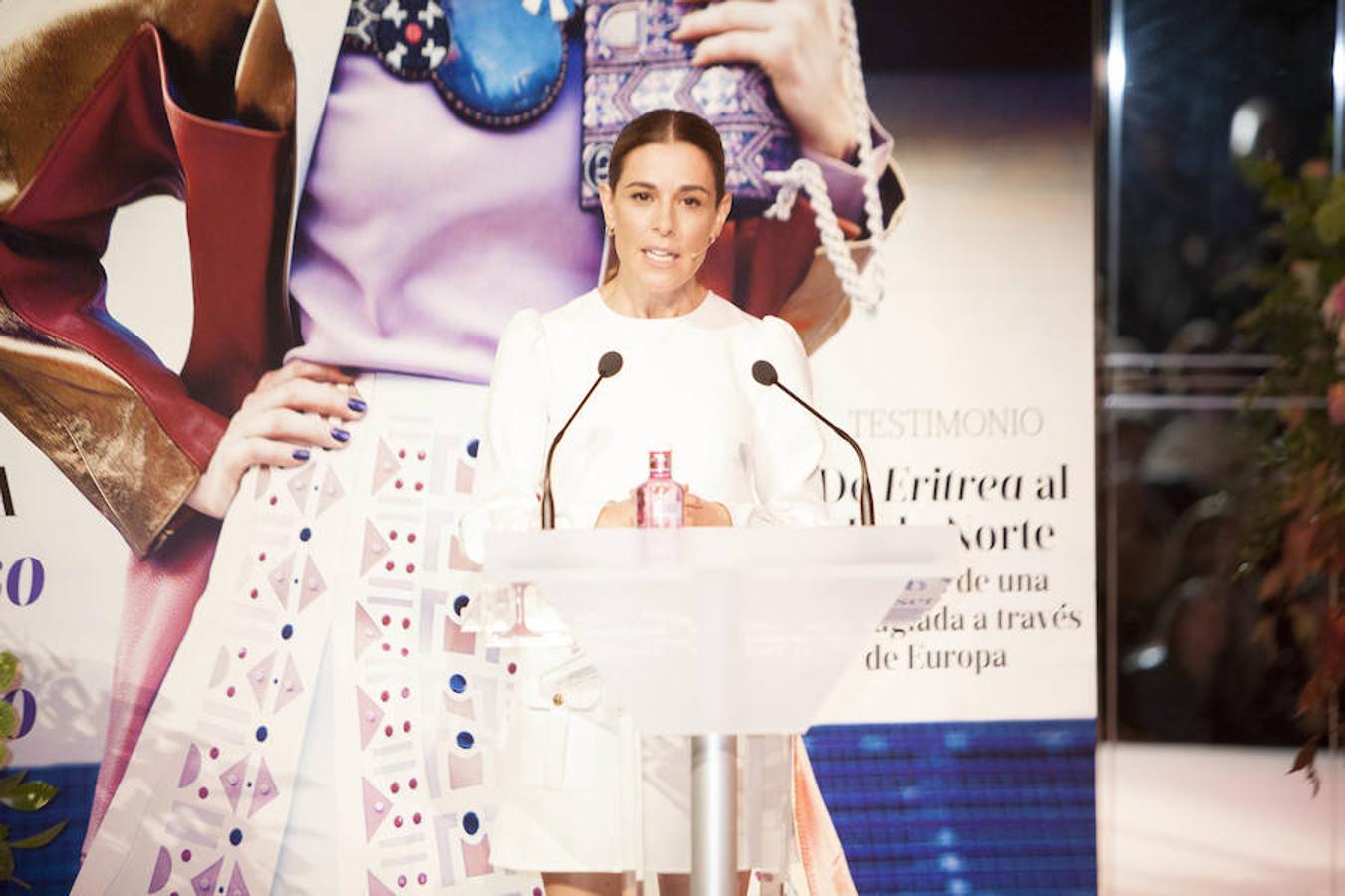 La periodista y presentadora de televisión, además de bloguera de Mujerhoy.com, Raquel Sánchez Silva, ha ejercido de maestra de ceremonias, con gran simpatía y profesionalidad, en la quinta edición de los Premios Belleza.