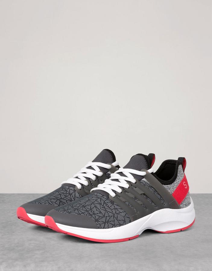 Deportivas de Bershka (Precio 39'99€)