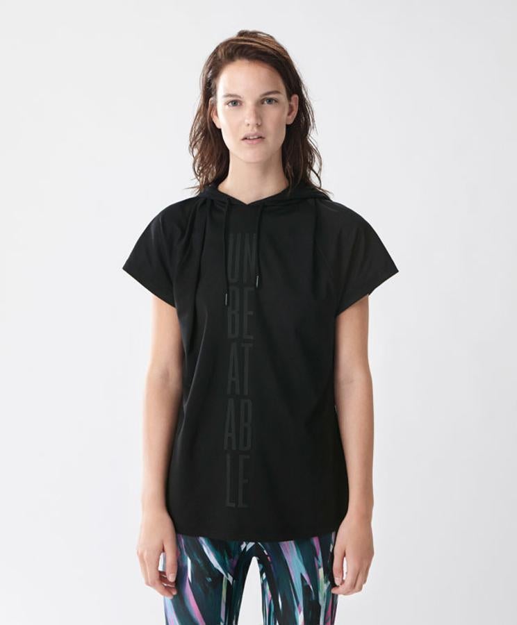 Sudadera de Oysho de manga corta (Precio: 19'99€)