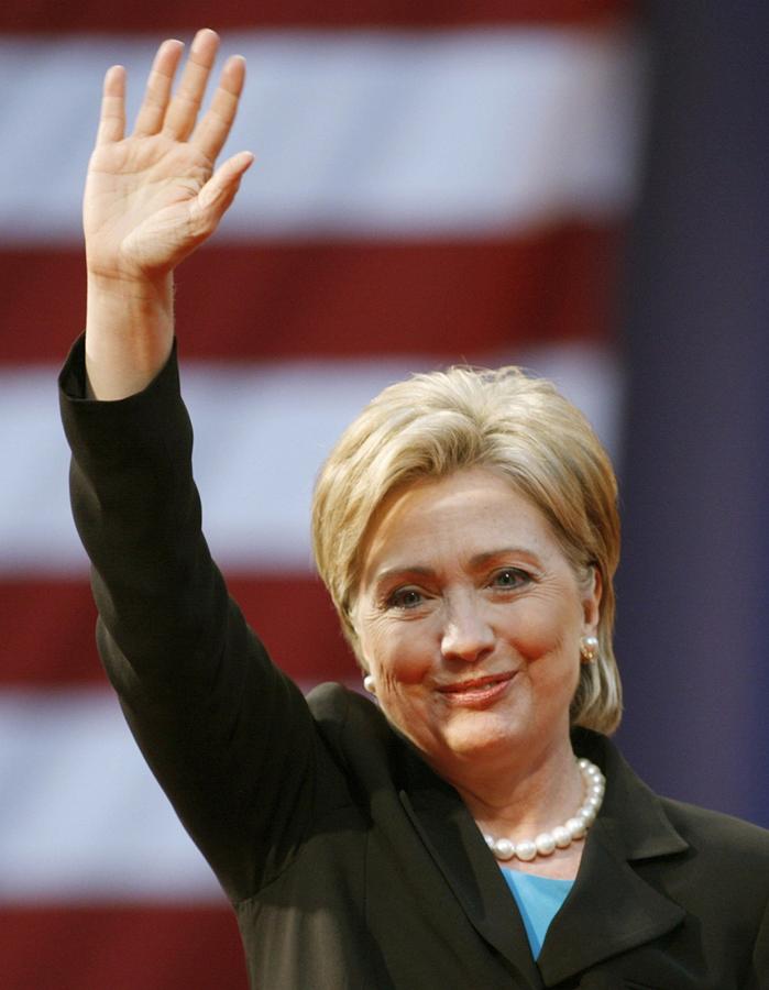 El 7 de junio de 2008 Hillary Clinton dio por finiquitada su carrera presidencial tras perder la nominación demócrata ante Barack Obama, a la postre presidente. Aquí vemos a Hillary despidiéndose de sus admiradores durante la convención del partido.