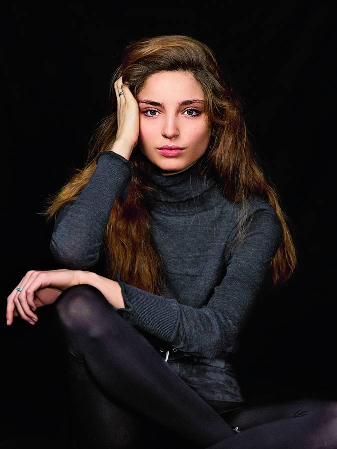 "Quiero desfilar para Elie Saab y Chanel", cuenta esta granadina de 18 años, que reconoce que nunca le había interesado la moda, hasta que debutó para una diseñadora de su tierra. Poco después fue elegida "rostro revelación2 de la semana de la moda de Madrid. Estudia Filosofía y no le importaría ser "booker".
