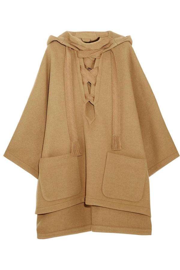 Poncho camel con capucha de Chloé.