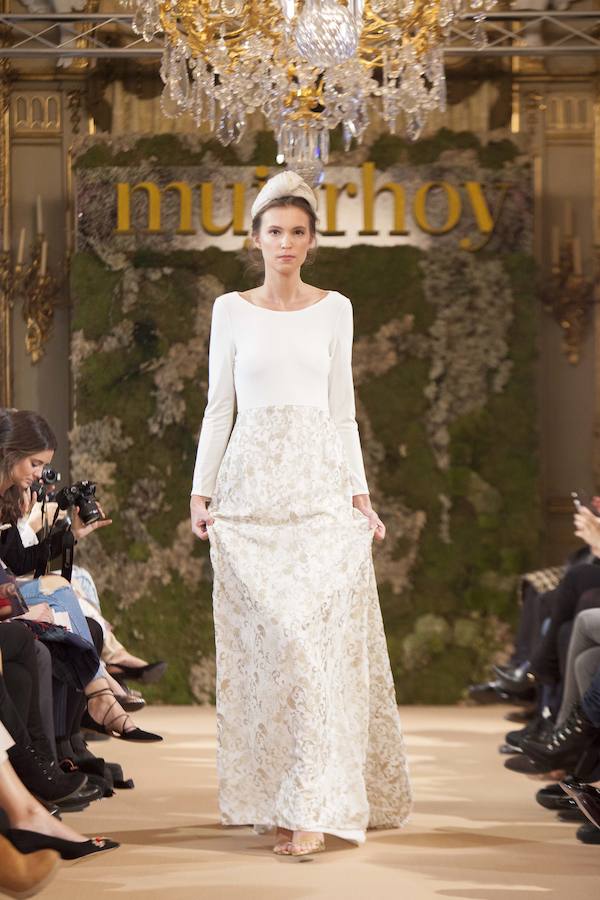 David Christian presentó su colección de novias Cocó, en Novias Couture de Mujerhoy, con un marcado aire afrancesado y romántico.