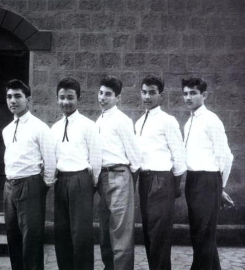 La religión: Practicó el Zoroástrismo, la religión de la buena conciencia, aunque su exuberante personalidad no encajaba bien con el conservadurismo del culto.